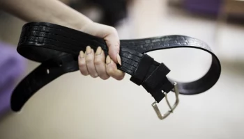 По обвинению в жестоком обращении с дочерью предстанет перед судом жительница Камчатки По обвинению в жестоком обращении с дочерью предстанет перед судом жительница Камчатки