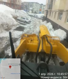 Продолжают борьбу со снегом и льдом коммунальные службы Петропавловска-Камчатского 5