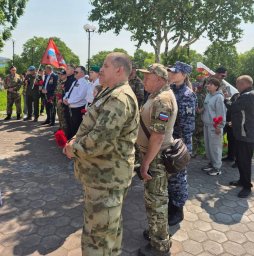 Митинг в честь ветеранов боевых действий посетили жители Петропавловска-Камчатского 4