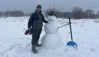 Снежным творчеством поделились государственные инспекторы Кроноцкого заповедника на Камчатке