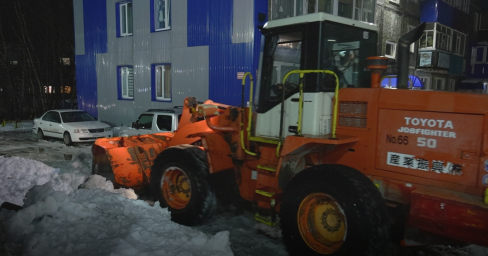 Для ликвидации последствий ливня со снегом было привлечено более 100 специалистов и 80 единиц техники в столице Камчатки 0