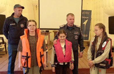 Урок водной безопасности прошел в Усть-Камчатске 0