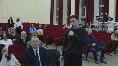 Вопросы, касающиеся актуальных тем, смогли задать Наталье Ниценко жители Петропавловска-Камчатского 1