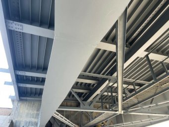 Завершен этап покраски мостовых конструкций на реке Быстрой в Камчатском крае 1