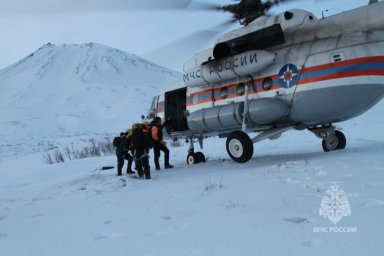 Учения: камчатские спасатели эвакуировали туриста со склона Козельского вулкана 8