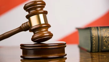 Жителю Камчатки грозит срок за кражу золотого браслета Жителю Камчатки грозит срок за кражу золотого браслета
